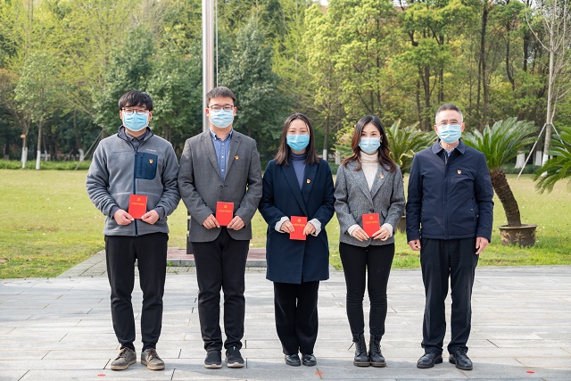 1649207505416986.jpg 黄烈20052011-21.JPG