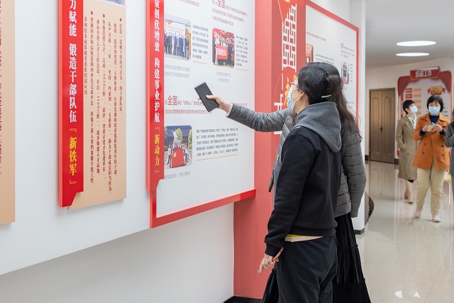 1649207630341528.jpg 黄烈20052011-37.JPG